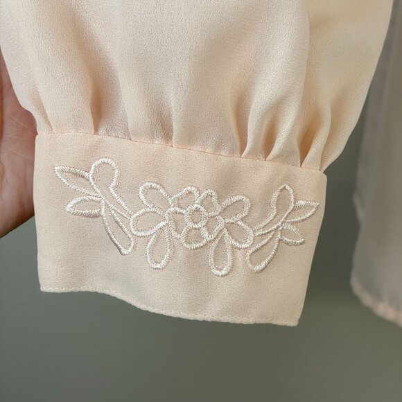 Vintage Romantic Pleated Embroidered Blouse Top 14 Pastel Peach Dainty Sweet - Picture 6 of 16